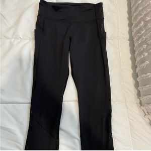 Black Lululemon crop leggings
